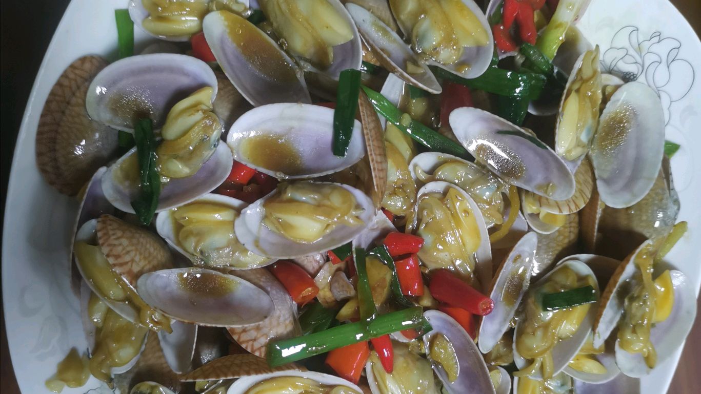 香辣花甲家常做法,简单美味!跟饭店里的味道也相差不了多少!