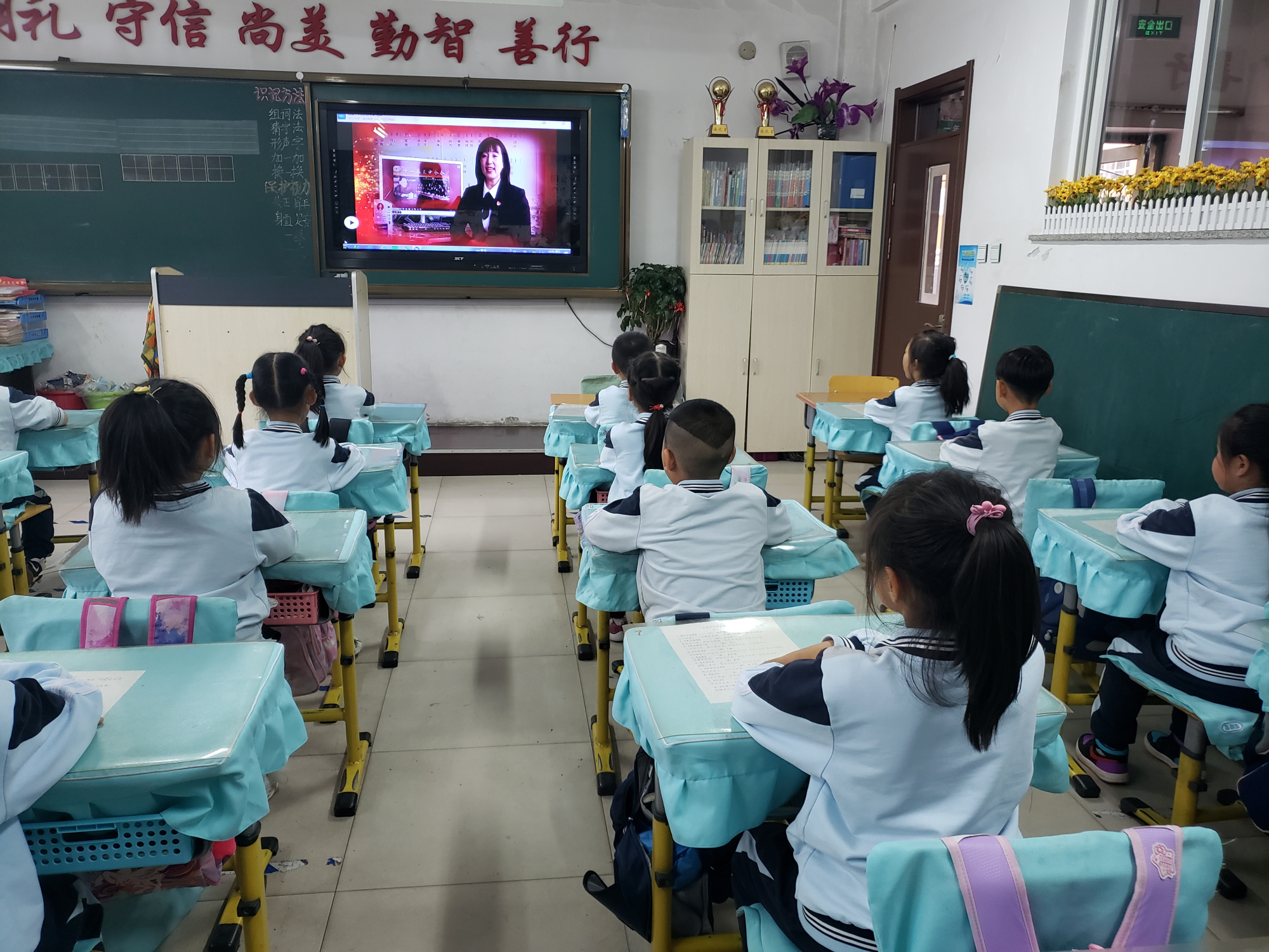 望花区海城小学开展"党史故事我来讲"主题活动