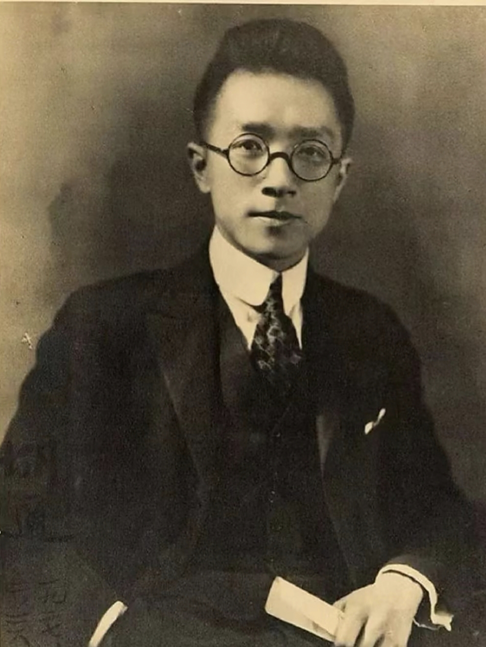 民国知识分子的穿着,一向被人津津乐道.