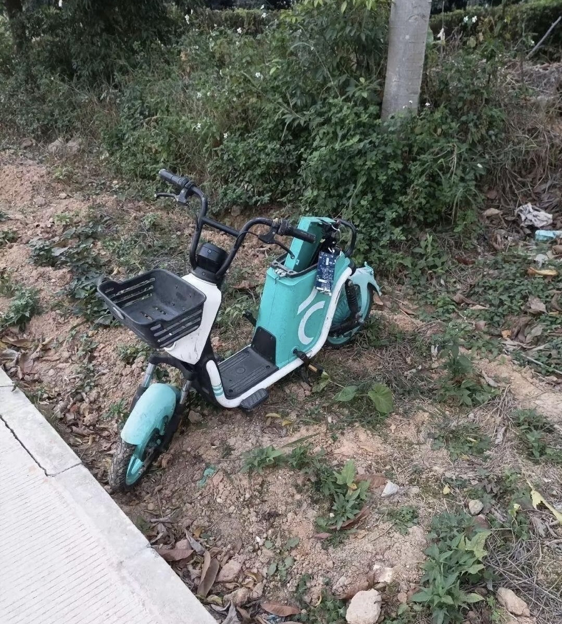 共享电动车也逃不过电瓶被偷的命运