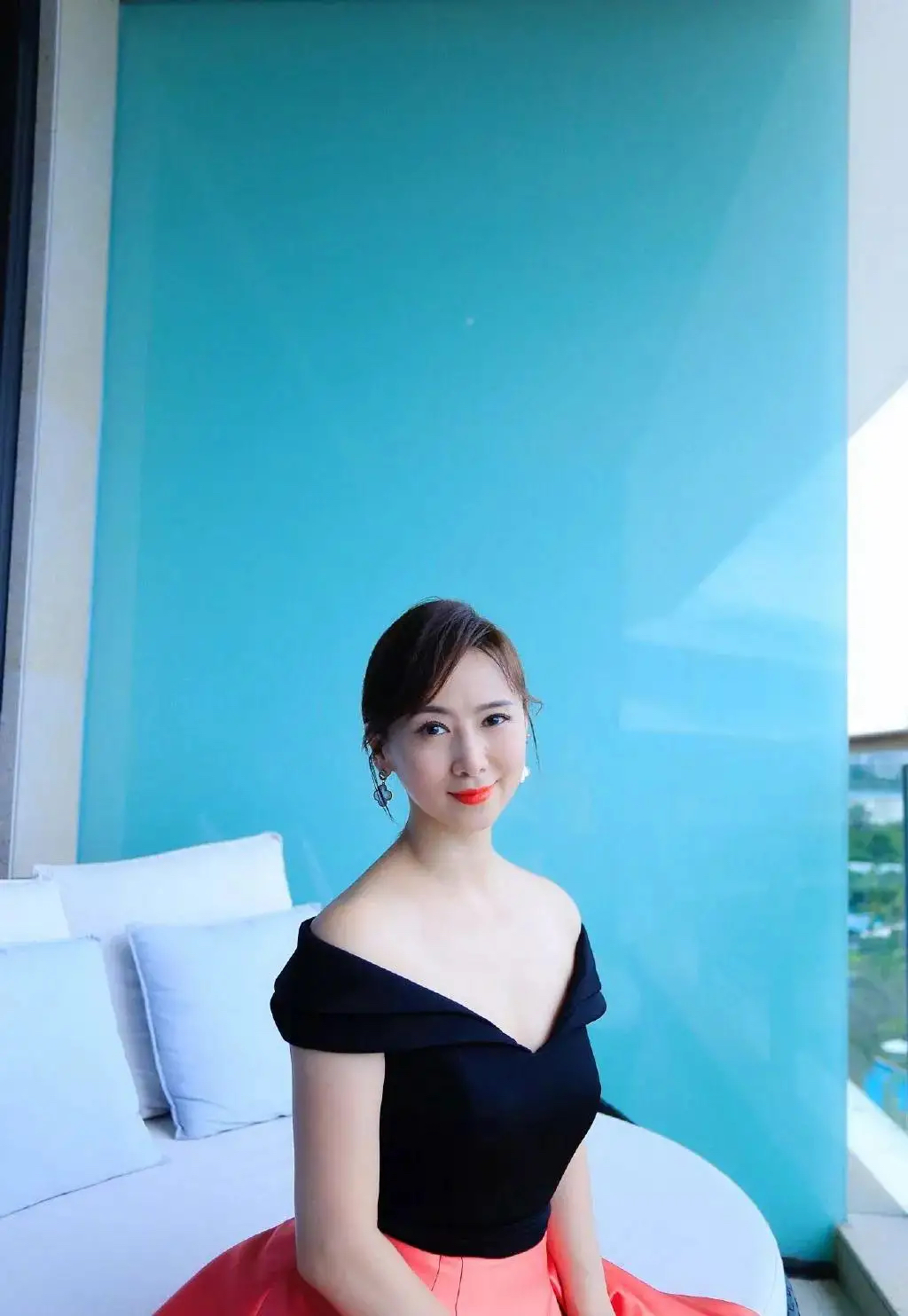 不老女神翁虹,高贵优雅,气质非凡