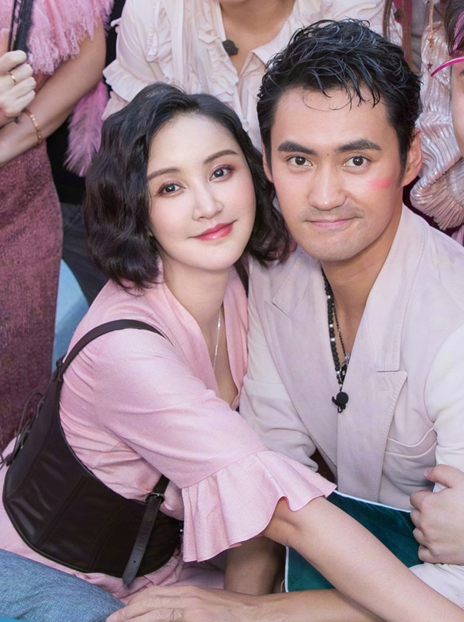 张歆艺近照引热议!