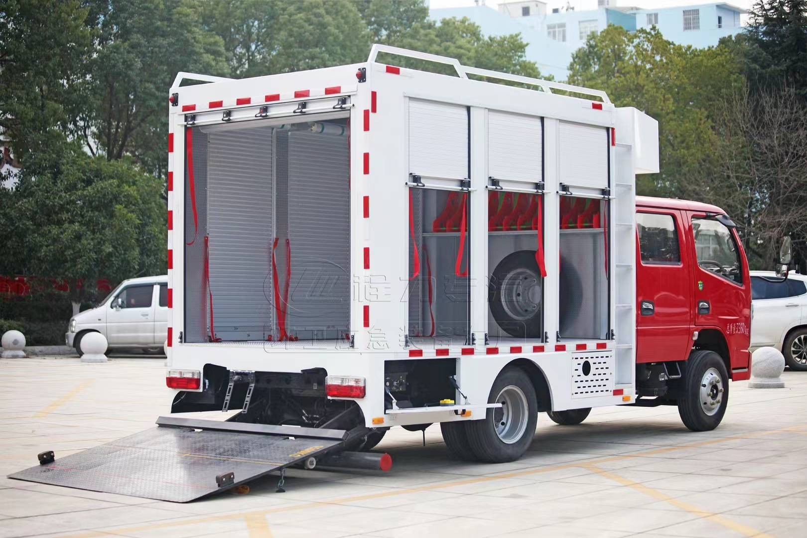 东风消防机器人运输车介绍
