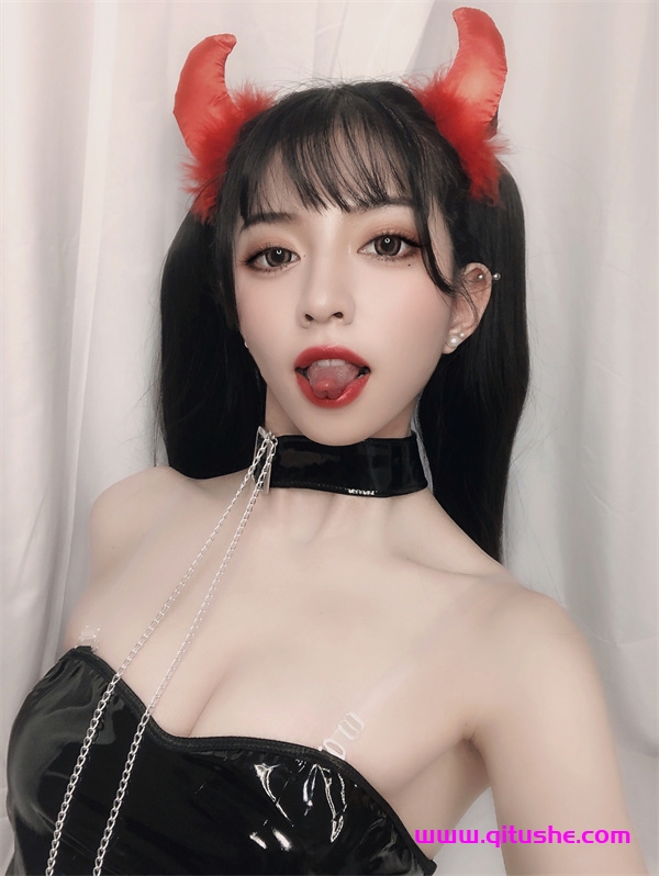 宅男女神kettoe小恶魔圣诞快乐美图鉴赏插图3 宅男女神kettoe小恶魔圣诞快乐美图鉴赏插图3
