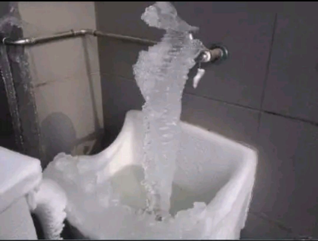 河大1月16日放寒假上热搜,部分学生宿舍水管结冰遭吐槽,校方回应