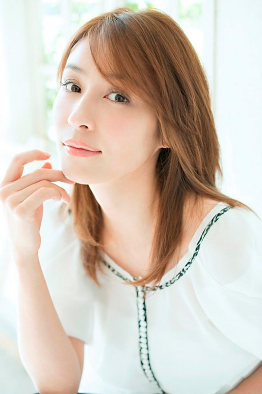 东方美女日本女演员水野美纪,1974年6月出生于日本东京,身高1米67(二)