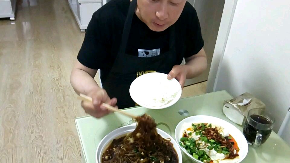 肉沫粉条小葱拌豆腐,东北家常菜,贼啦香,太费米饭了