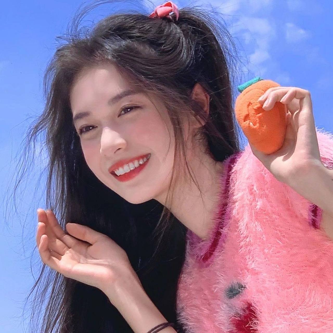 我们今天是要将微笑进行到底的#头像# #美女# #微信头像