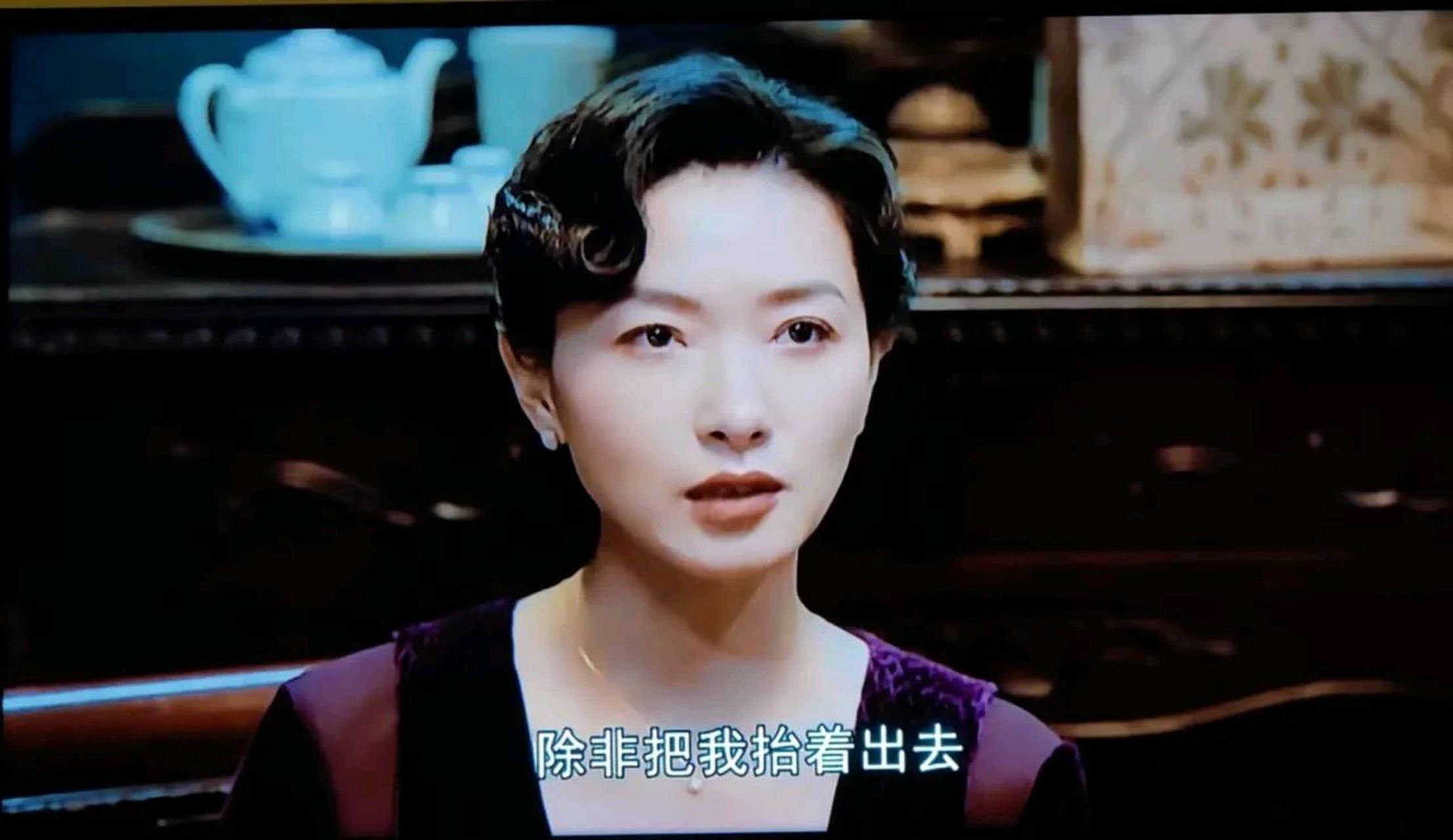 不得不说,万茜在《潜行者》中的气场足够强大,远甩老陶(蒋欣饰)十八条