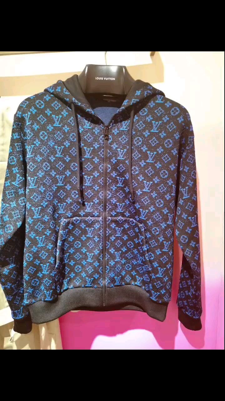 分享lv新款满印外套,潮流新颖帅气有型-度小视