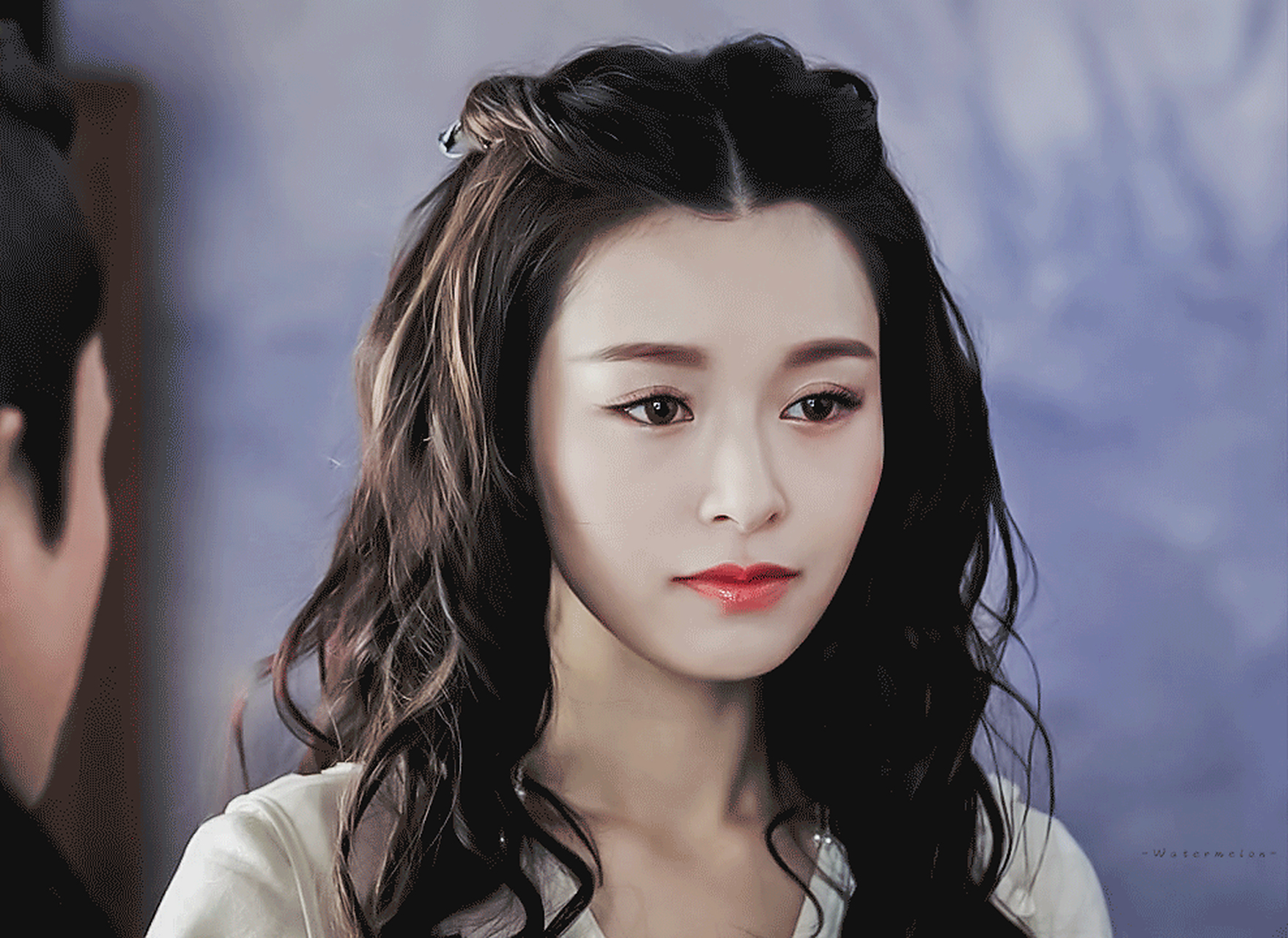 文咏珊演的盼兮确实让人惊艳,她有着异域风情的脸庞