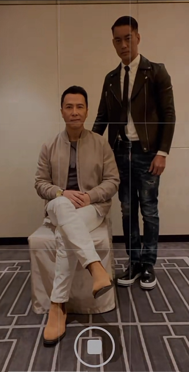 甄子丹,陈国坤合影致敬叶问,李小龙