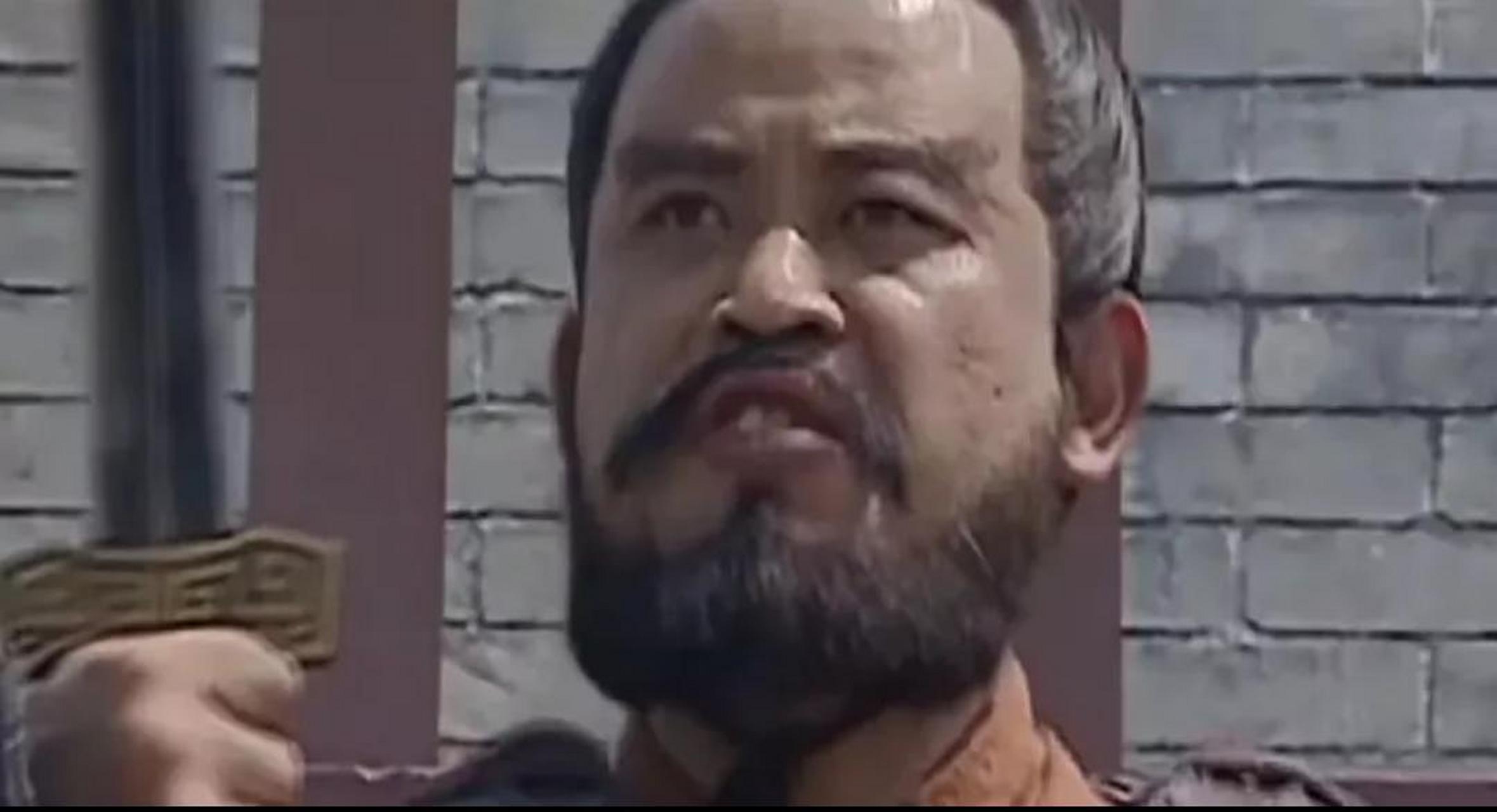 皇宫里,丞相刘屈牦兴冲冲地来找刘彻邀功:"陛下,太子拒捕自缢而亡.