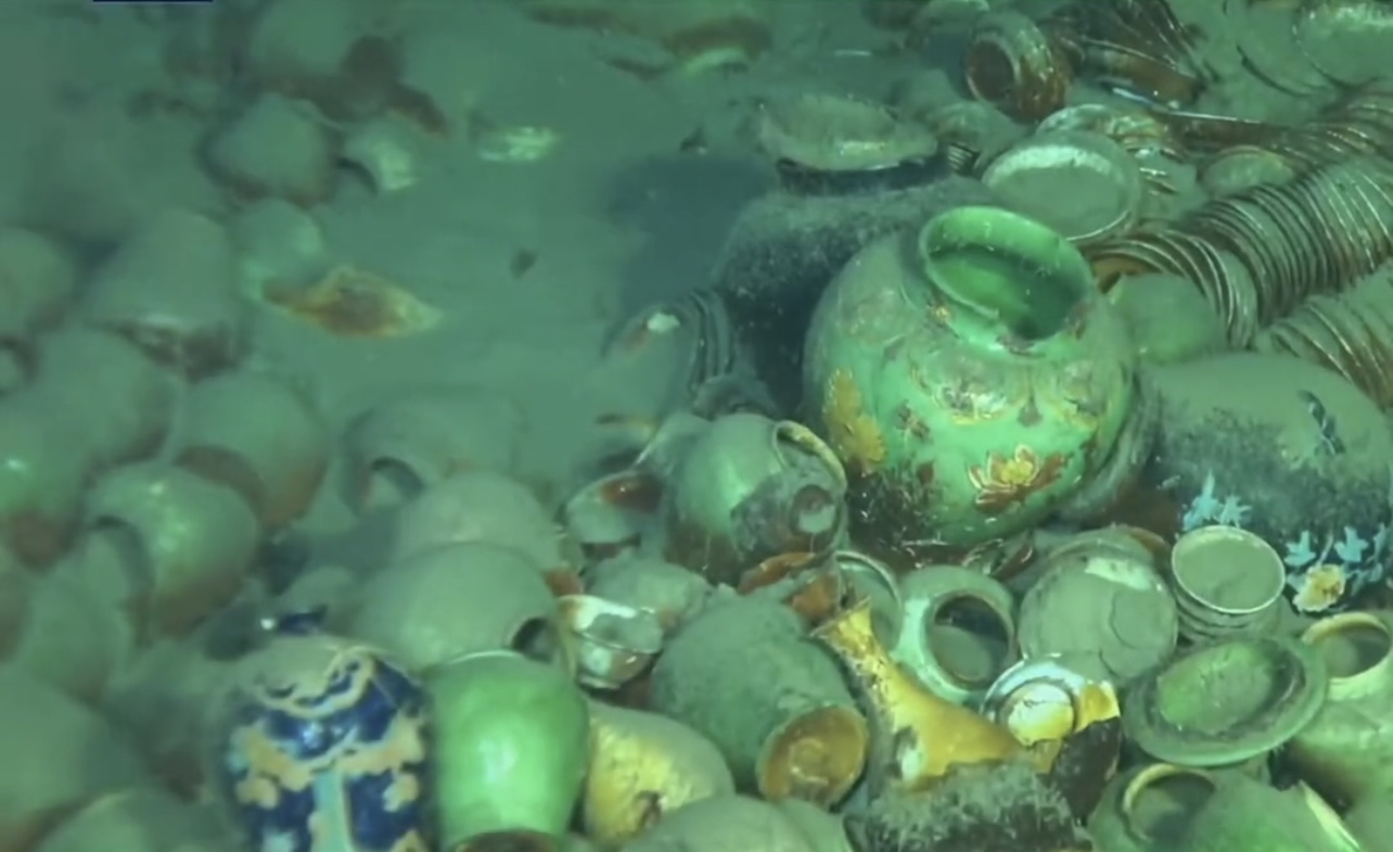 映照历史之镜:南海深处的明代沉船遗址