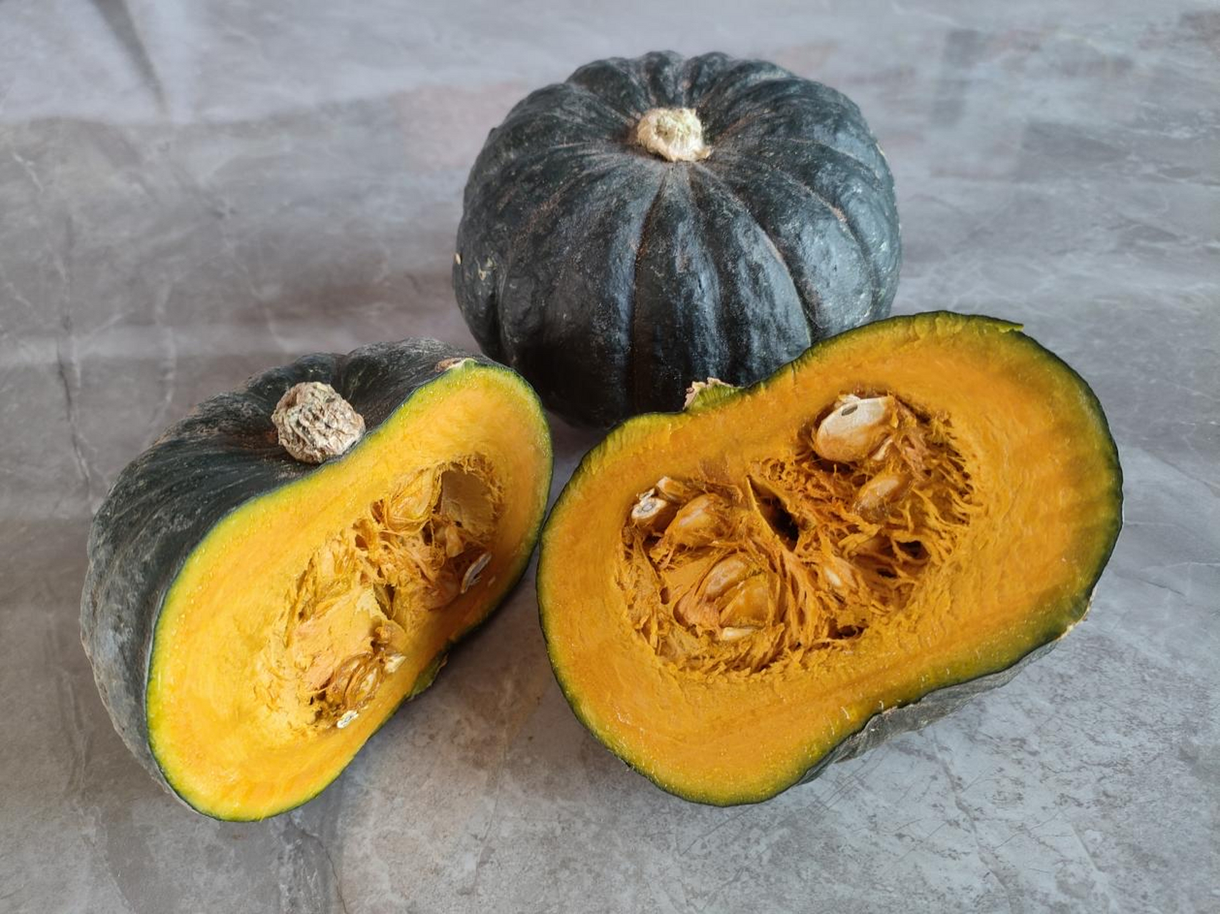 今天我要向大家推荐一种绝妙的美味——甄老头的贝贝南瓜!