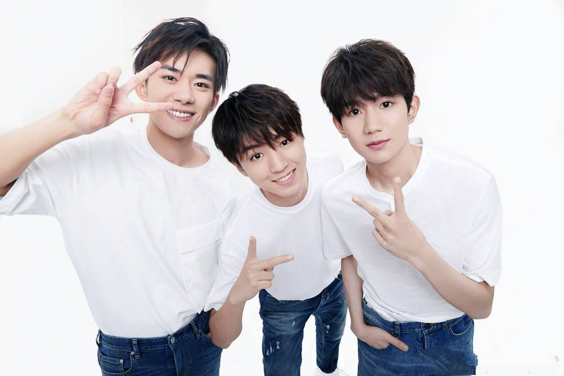 时代峰峻全家福# 男团养成系,一代不愧是一代!