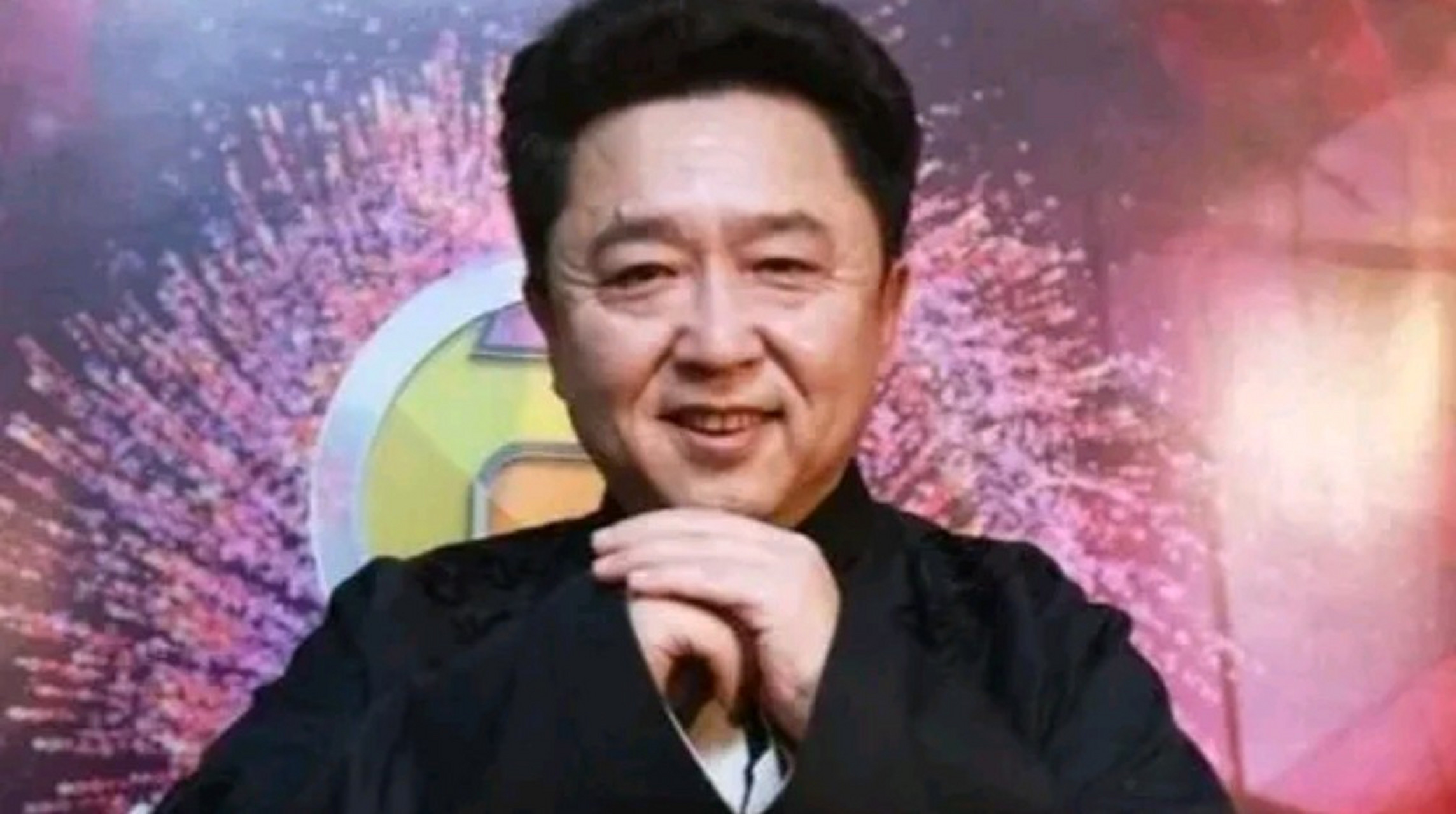 网上很多人说,谦大爷的父亲是"蒙古国海军司令",其实这是个误传,根本