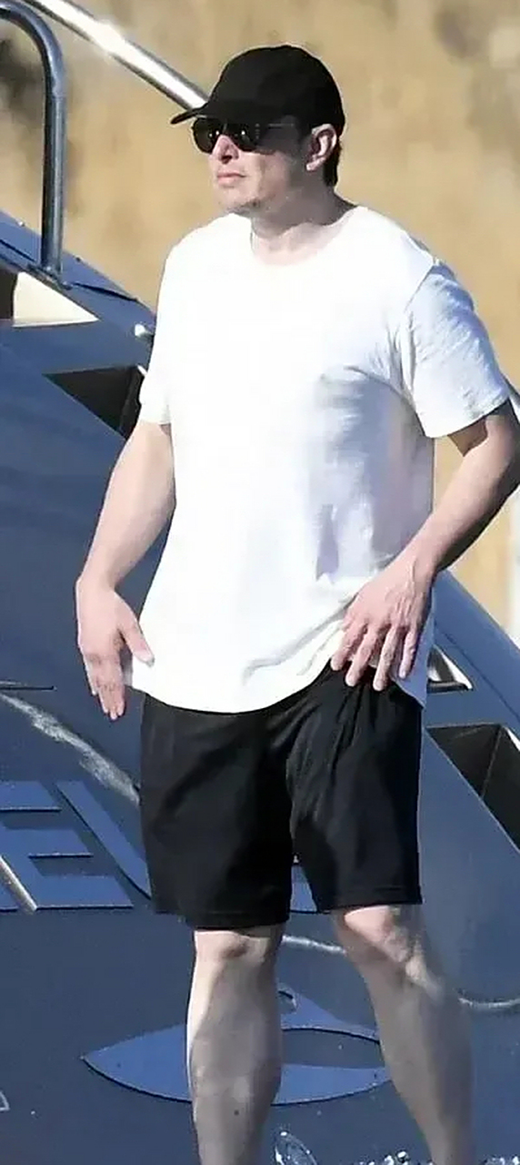 看到马斯克这身材真是惊呆了!