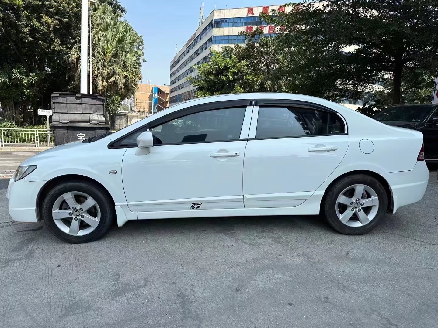 12年本田思铭,1.8l手动挡出2.68万,思域的同胞兄弟,12万公里