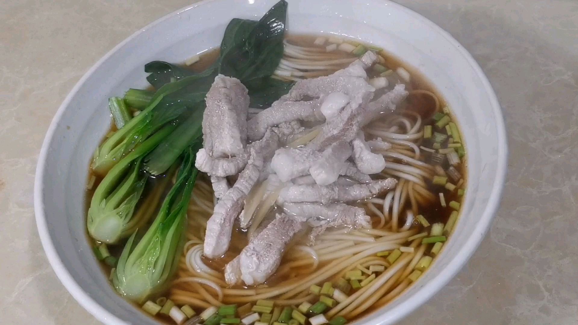 清汤肉丝面,清清爽爽,营养美味