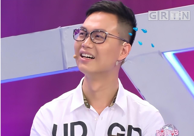 广东台女主持黎绮雯,和老公结婚多年生有一女,事业家庭双丰收!