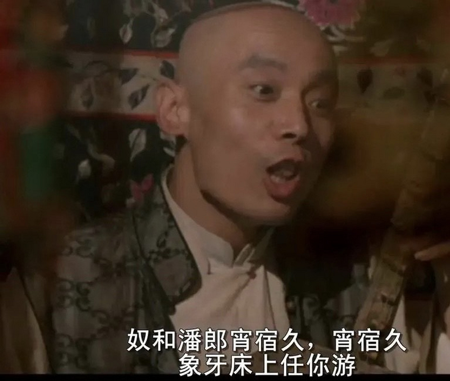 为了给县长太太输血,医生一直抽,直到有庆的脑袋一歪摔在地上,心跳都