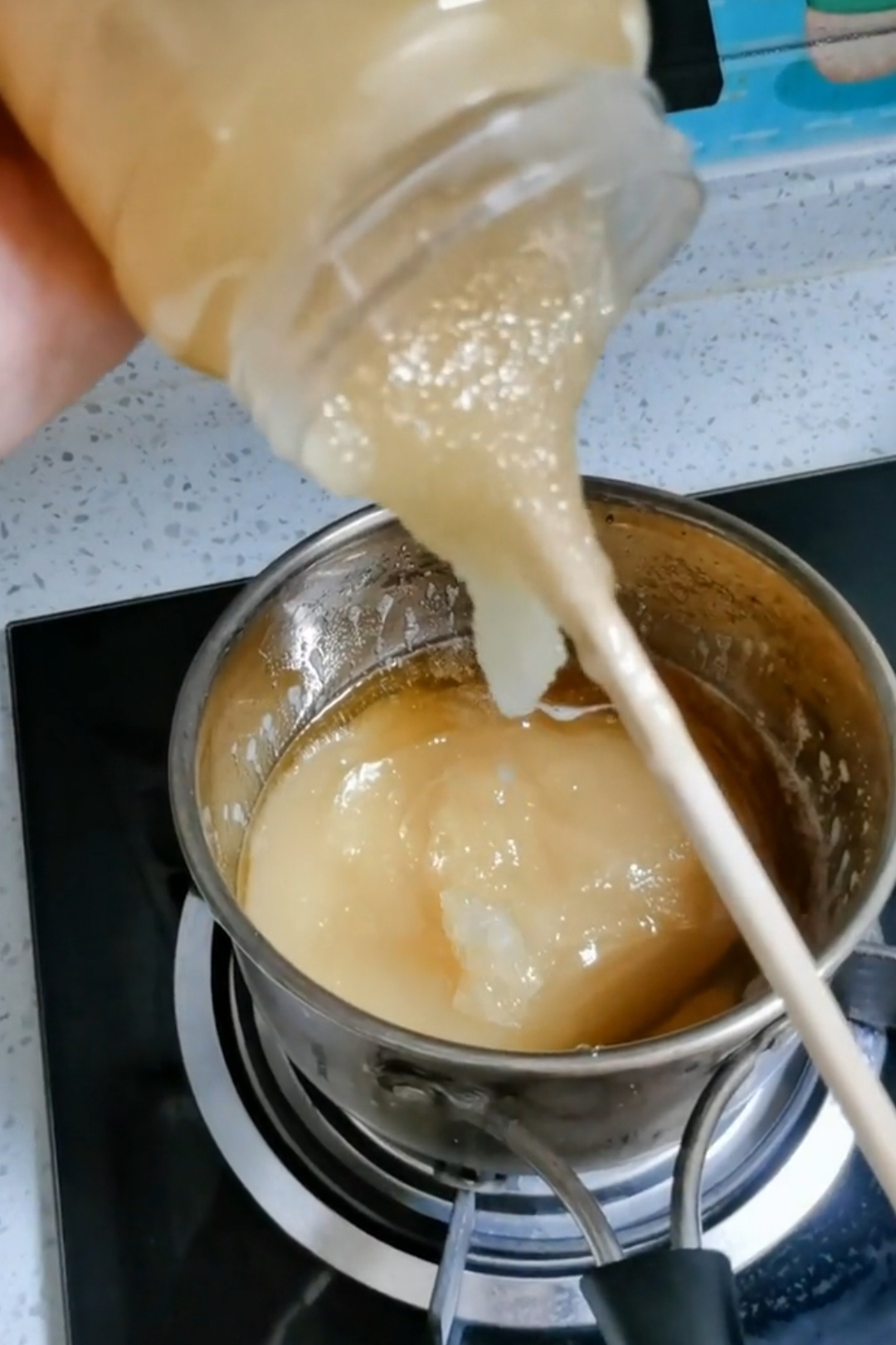 梦见看见蜂蜜什么预兆(梦见看到蜜蜂什么意思?) 梦见看见蜂蜜什么预兆(梦见看到蜜蜂什么意思?)