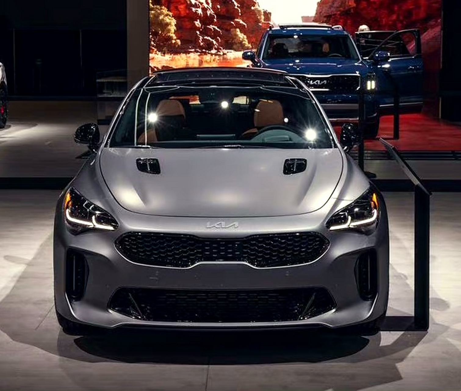 起亚推出 stinger 致敬版,限量1000台,仅限于搭载3.