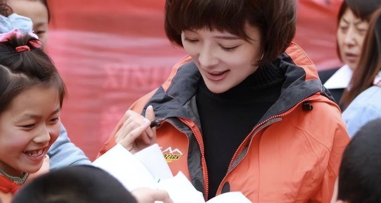 胡蝶:嫁导演陆川7年生2娃,独自产检,长期分居,依旧很幸福