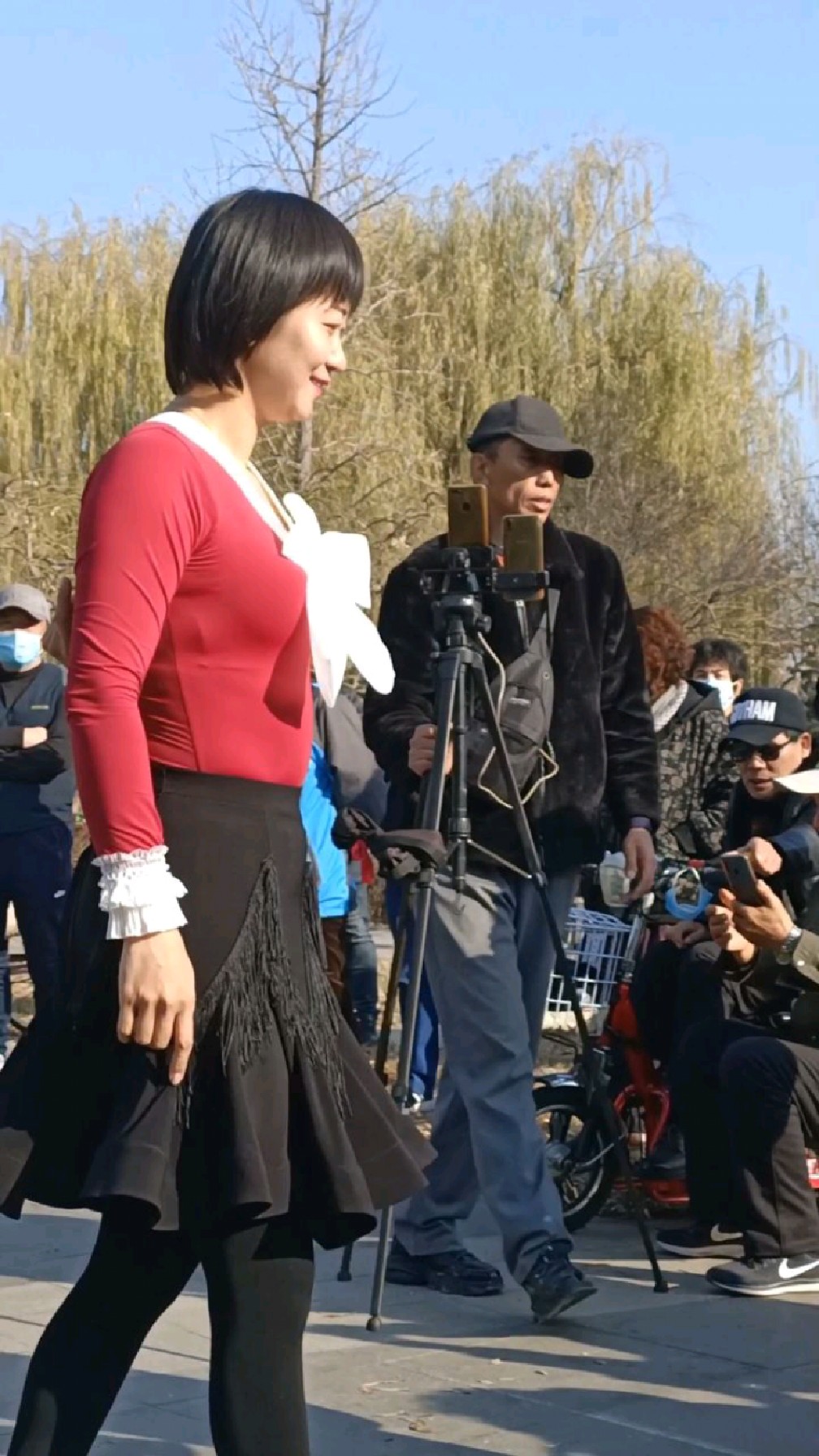 唐山吉舞小芳在和谁跳?