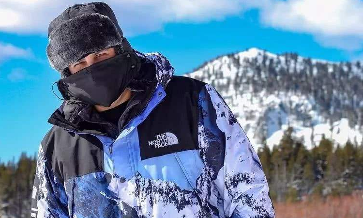 北面雪山有几个版本