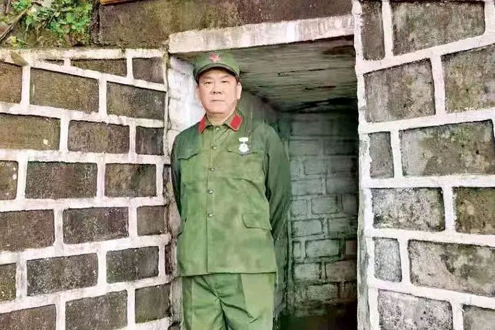 收复法卡山战斗英雄李怀琼  李怀琼  1978年入伍成为广西边防3师9团
