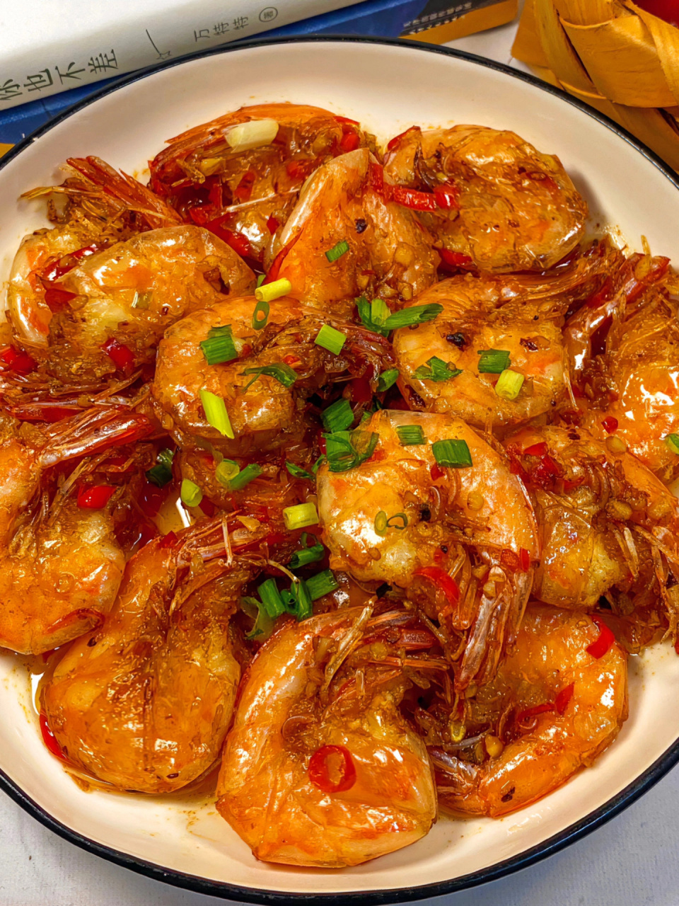 香辣油爆虾 73食材准备:明虾,小米辣,姜蒜,葱花 73做菜步骤 115