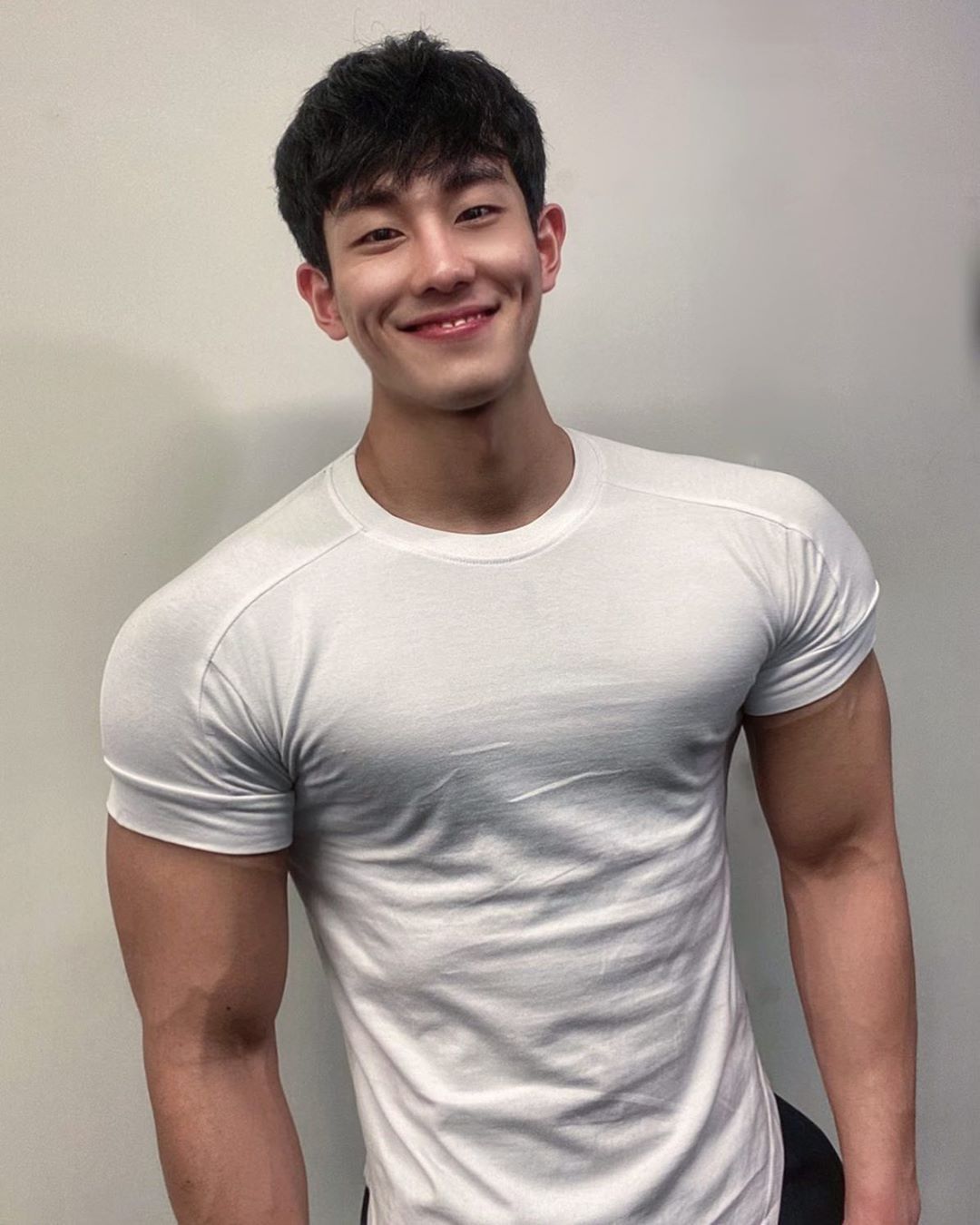 组图:24岁健身小鲜肉,阳光,可爱,原来爱笑的男生可以这么萌!