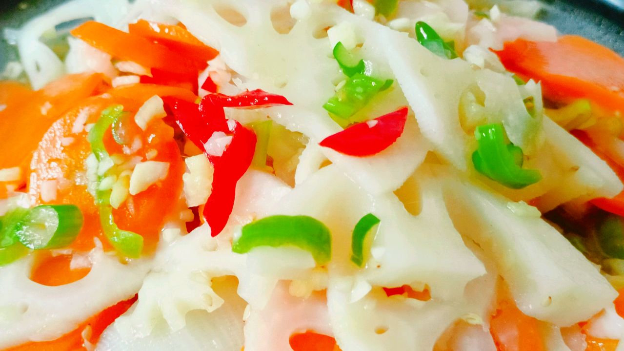 饭店的凉拌藕片为什么这么好吃,窍门全在这里,脆嫩不发黑