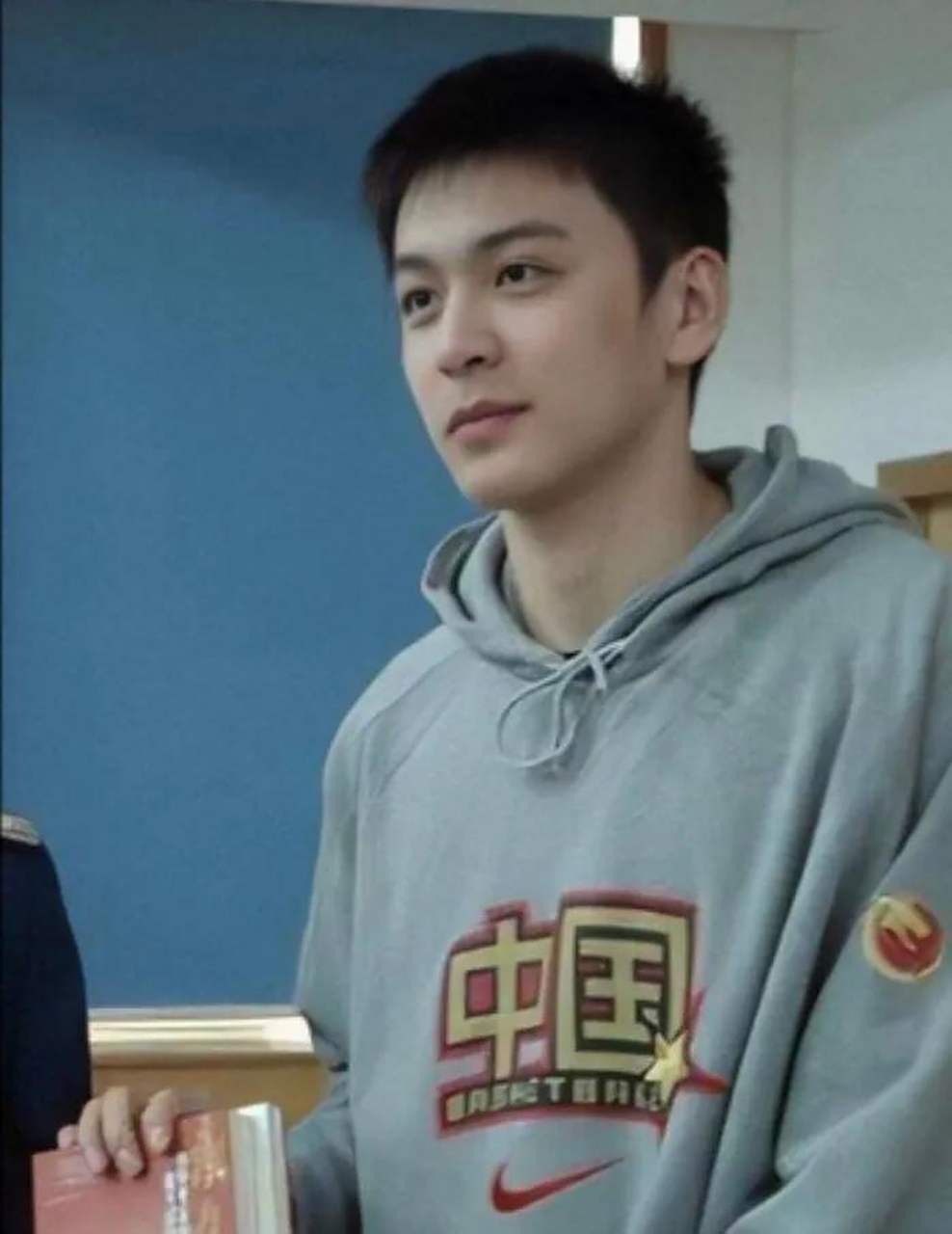 辽宁男篮主教练杨鸣年轻时真的太帅了![比心][比心]