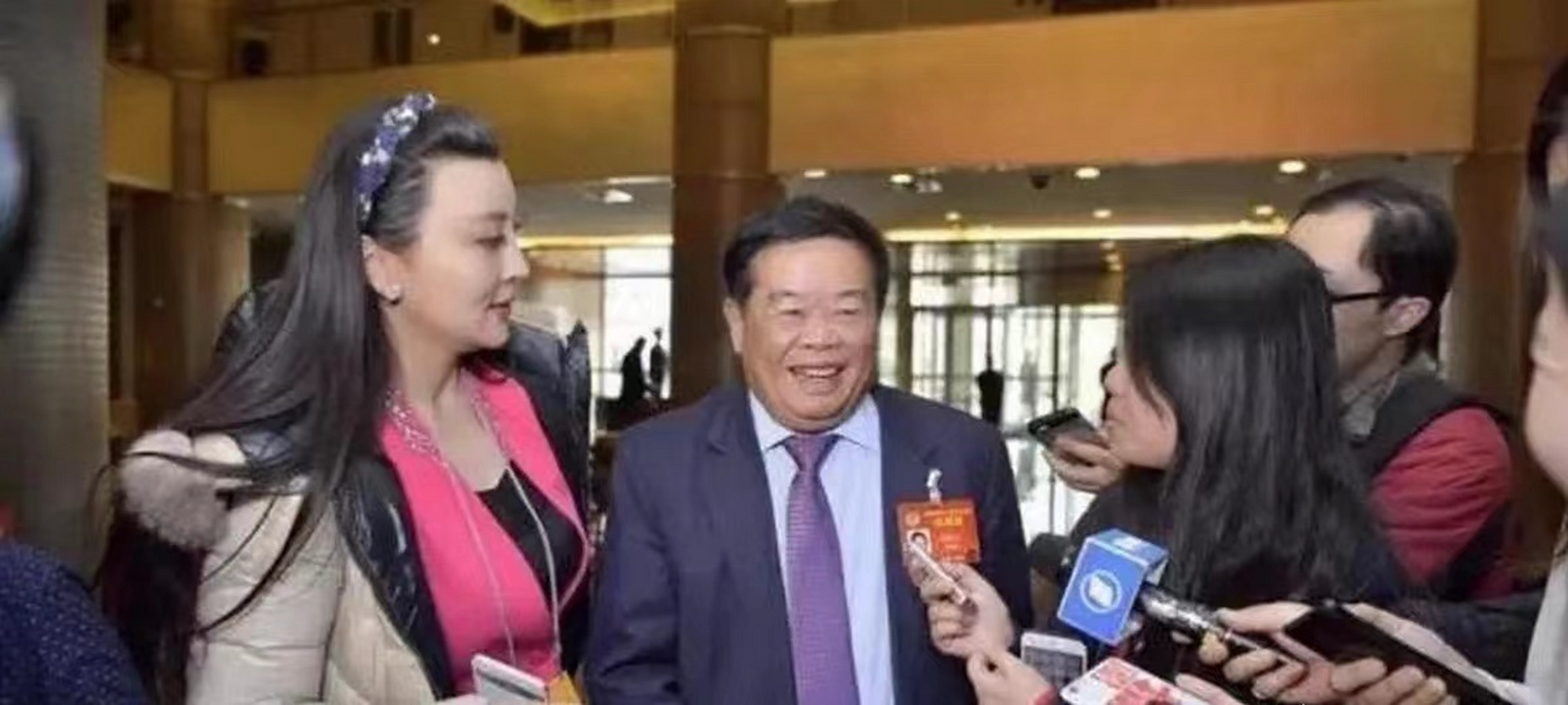 当年,曹德旺的女儿曹艳萍带男友叶舒回家见父母,曹德旺一看这小伙子