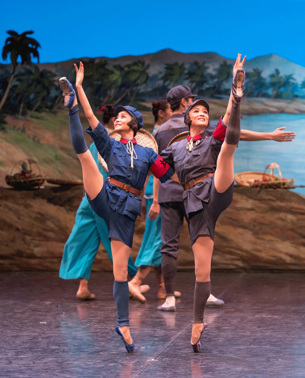 1964年,民族芭蕾舞剧《红色娘子军》正式上演,几十年过去了,《红色