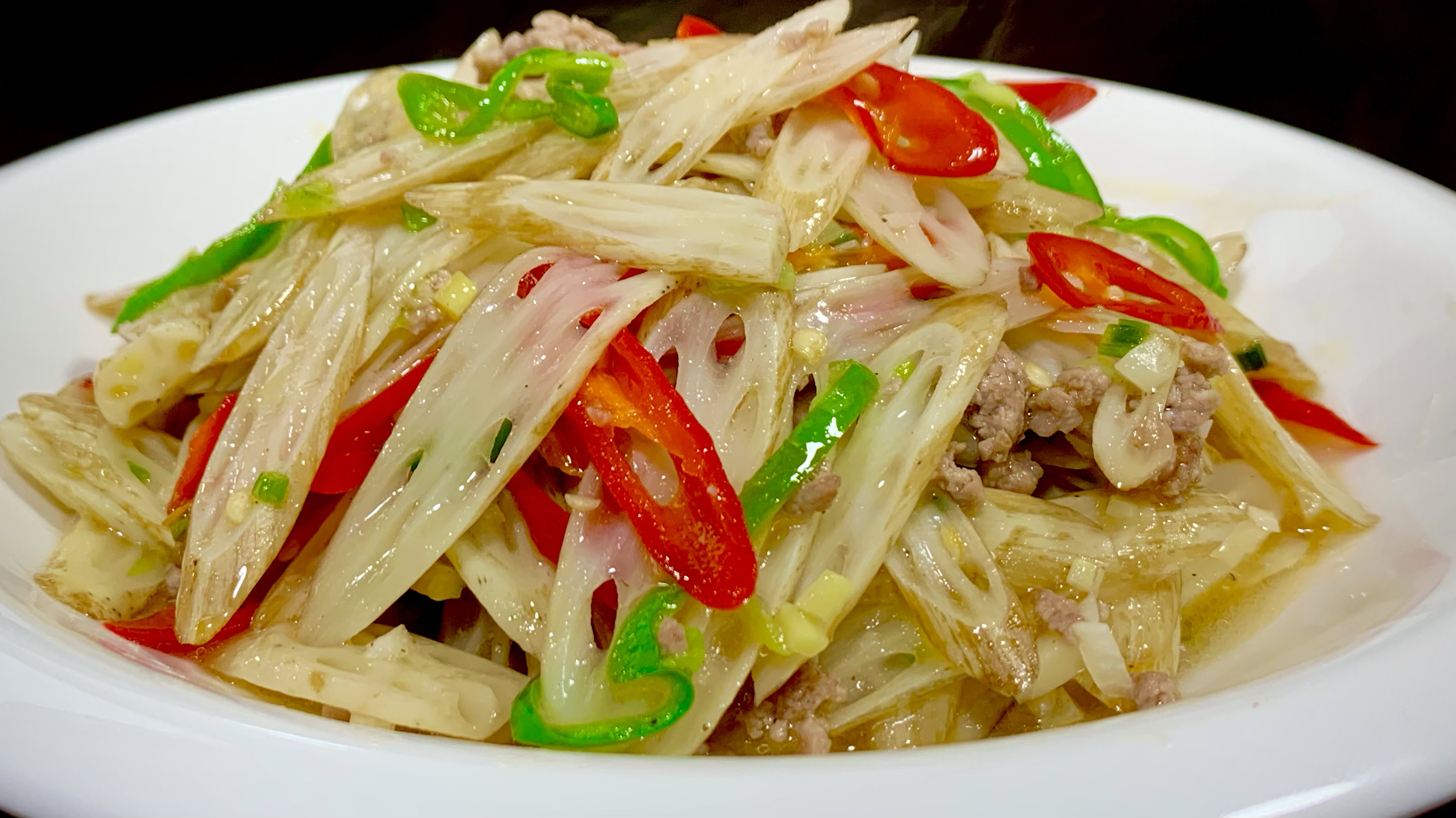 这才是炒藕尖最好吃做法,只需要两步,藕尖酸辣脆爽不发黑超美味