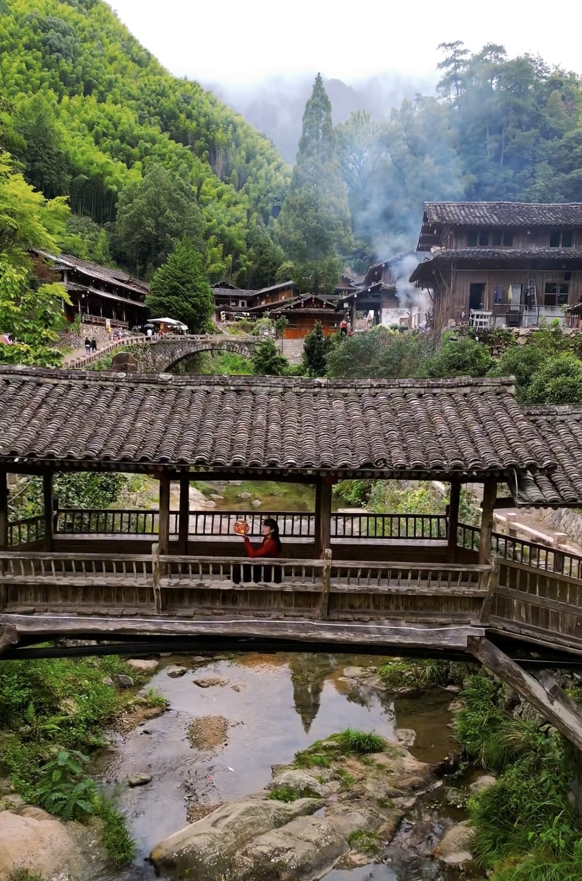 林坑古村:位于楠溪江永嘉岩坦镇,依山傍水建了山间独有的"阶梯式"的