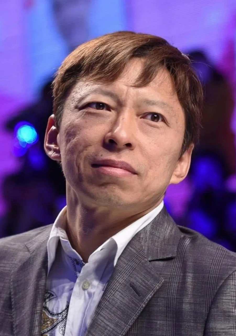 张朝阳说:我觉得,年轻人混得不好,不要找任何借口,什么来自农村,没有