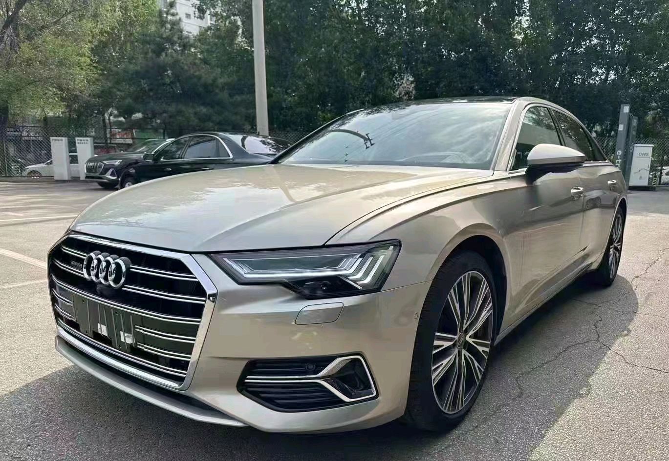 实拍低配版奥迪a6,2.0t动力稳定可靠,香槟金色漆面,相当帅气