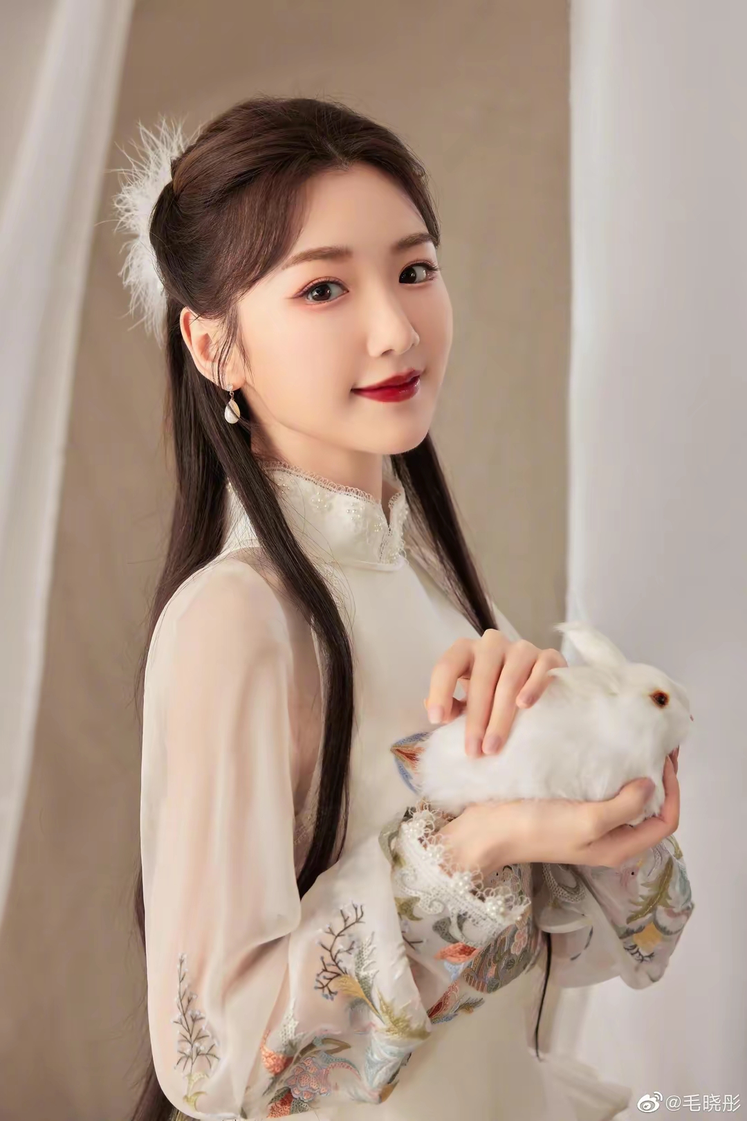 毛晓彤古装照曝光,太惊艳了