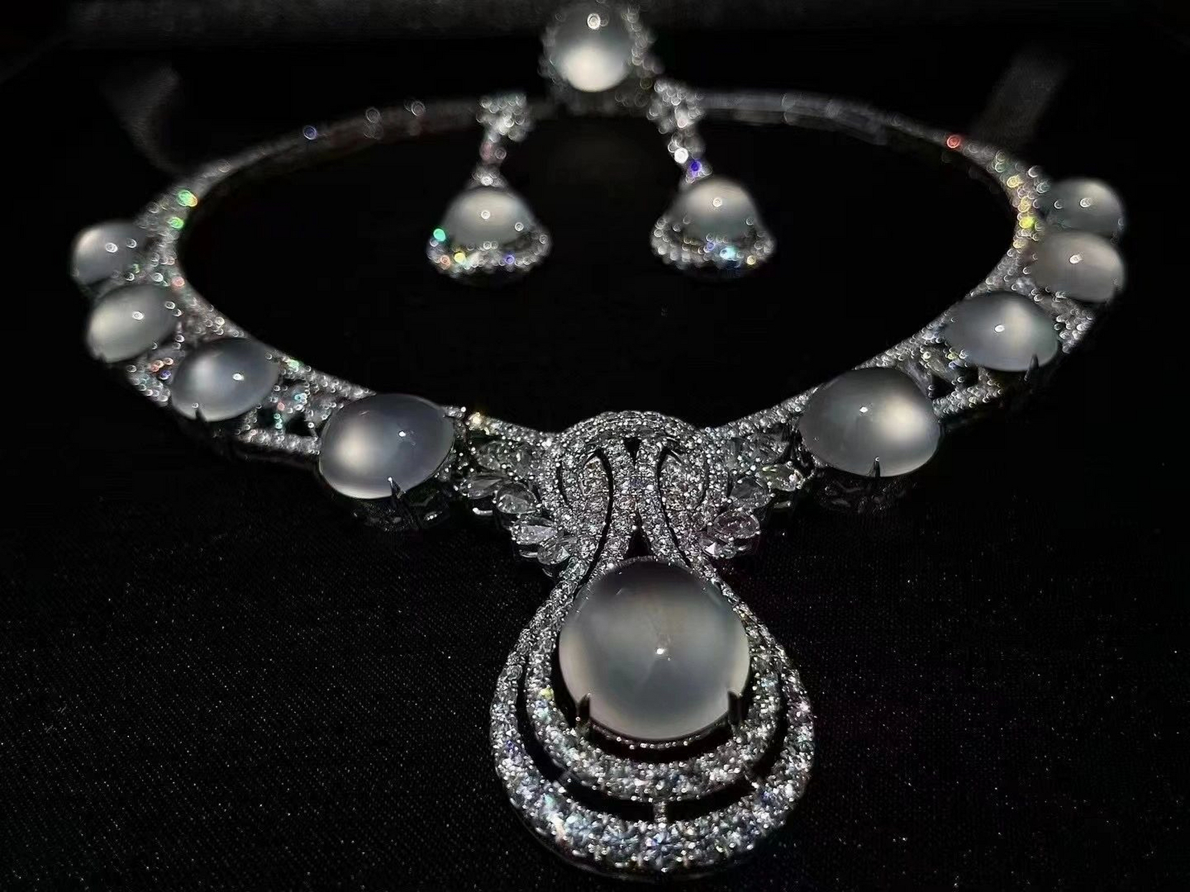 冰雪奇缘里公主的专属项链吧|||这套玻璃樽翡翠套链完全惊艳到自己了