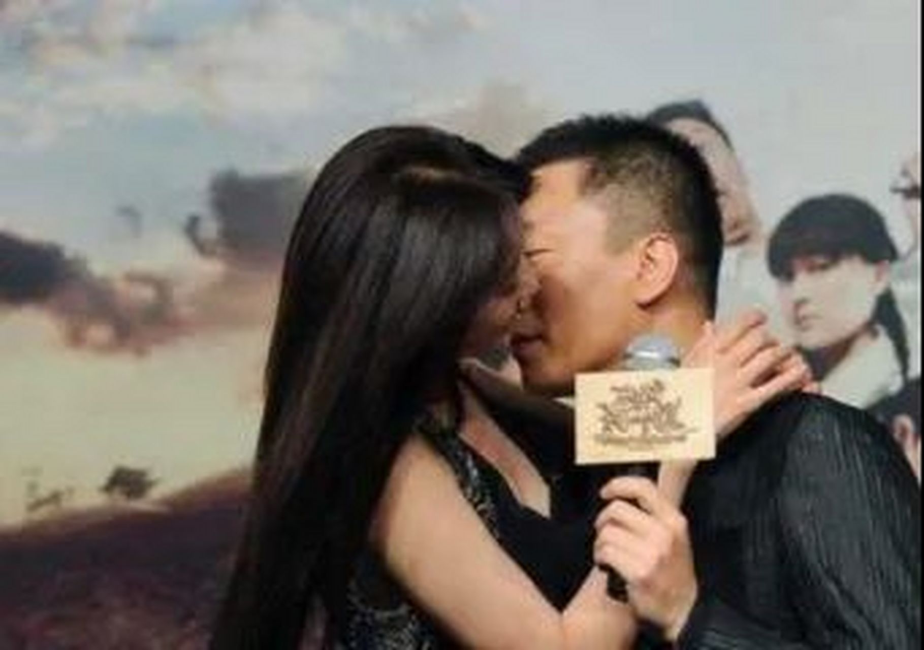 当年,孙红雷和李小冉两人拍吻戏,谁知,拍完后,孙红雷