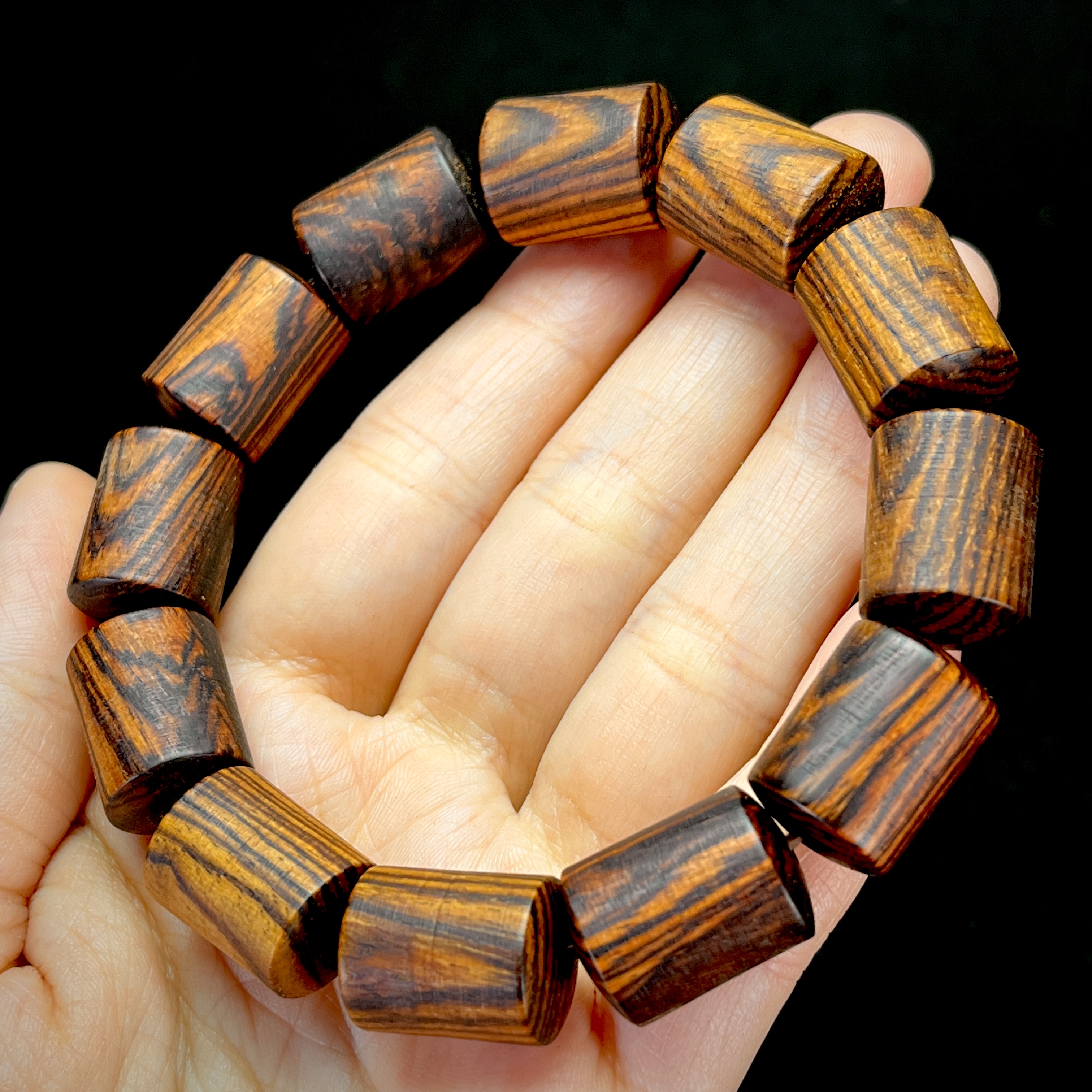 云南降真香「龙甘香」山水纹1.8桶珠手串