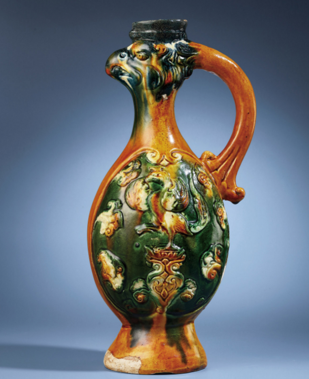 估价280万-320万的"唐三彩凤首壶,极为难得,品相也是完整的,价格应该