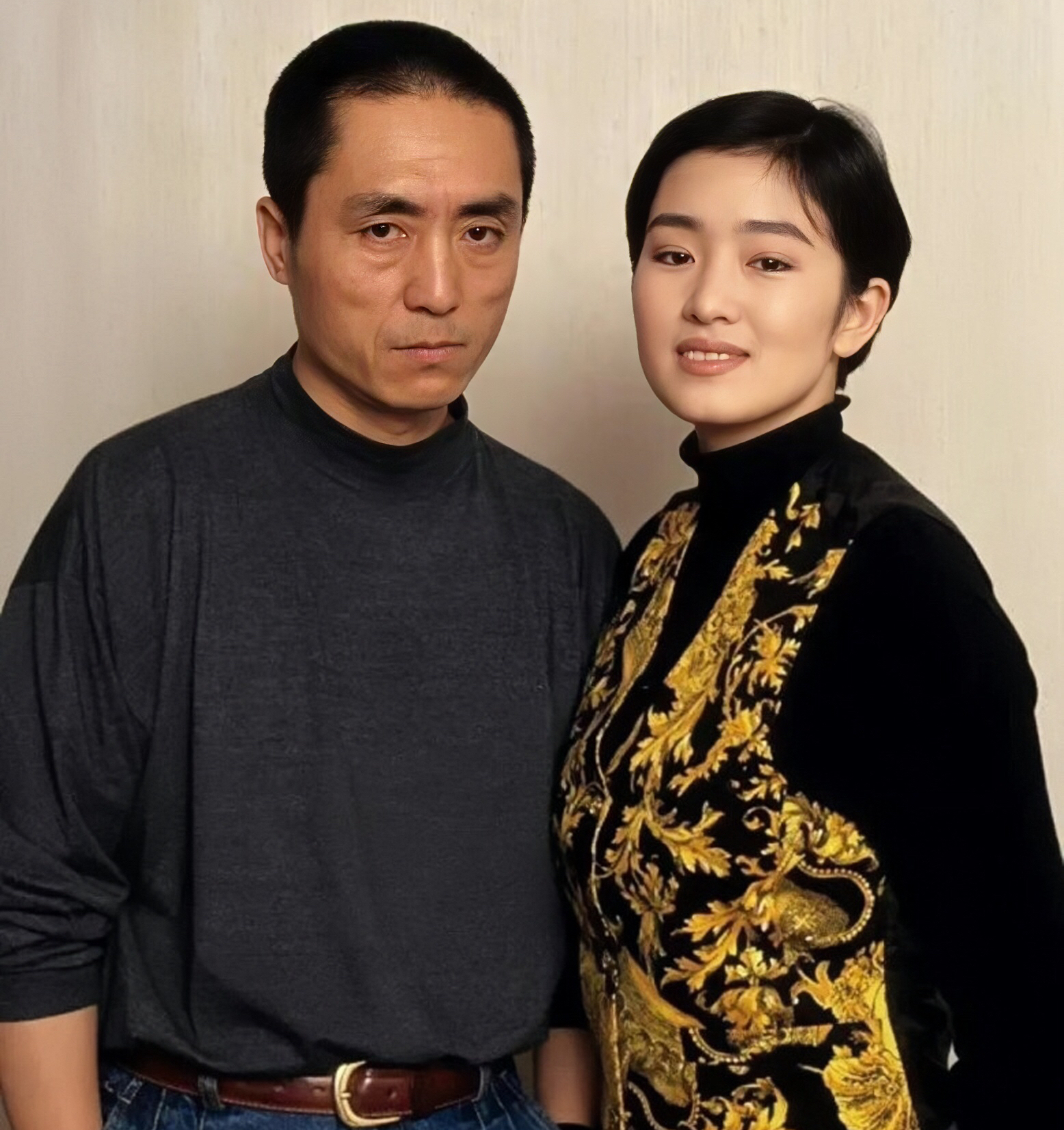 张艺谋拍《红高粱》拿4万请农民种,结果种出的高粱他想烧掉