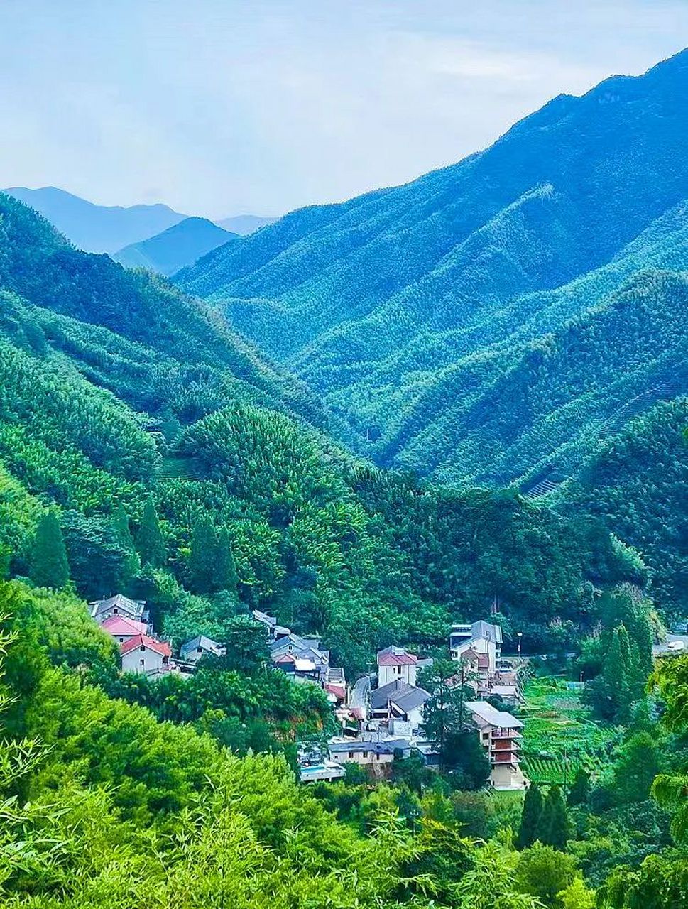 看亚运游杭州# 井空里峡谷位于浙江湖州市安吉县山川乡船村境内深山