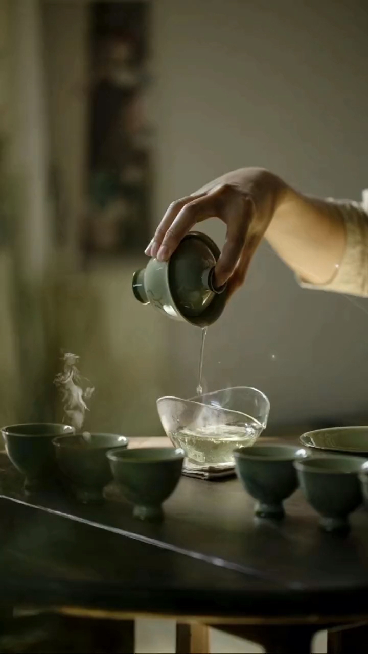 一个人喝茶并不孤独,佳茗为友,茶香亦是解语花